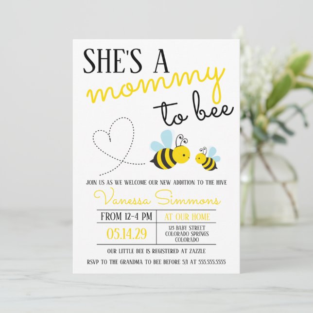Cute Gult Mamma till Bee Baby Shower Inbjudningar (Stående Fram)