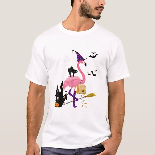 Cute Halloween Bus eller godis Witch Flamingo T Shirt (Framsida)