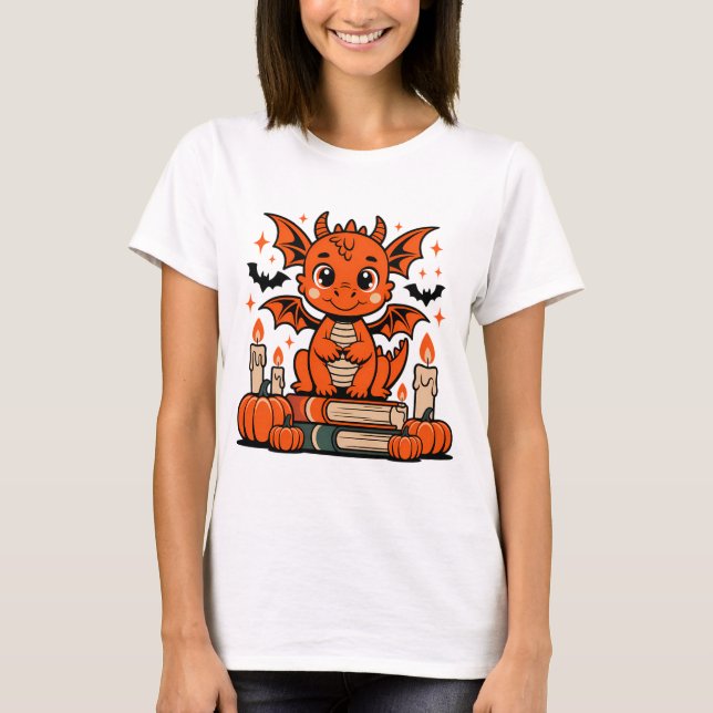 Cute Halloween Dragon med Bokar T Shirt (Framsida)