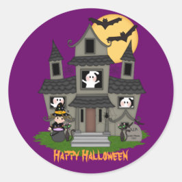 Cute Halloween hemsökt hus och liten häxa Runt Klistermärke