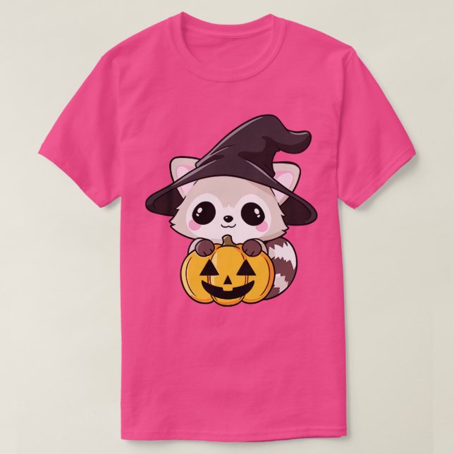 Cute Halloween raccoon i en häxhatt och pumpa T Shirt (Design framsida)