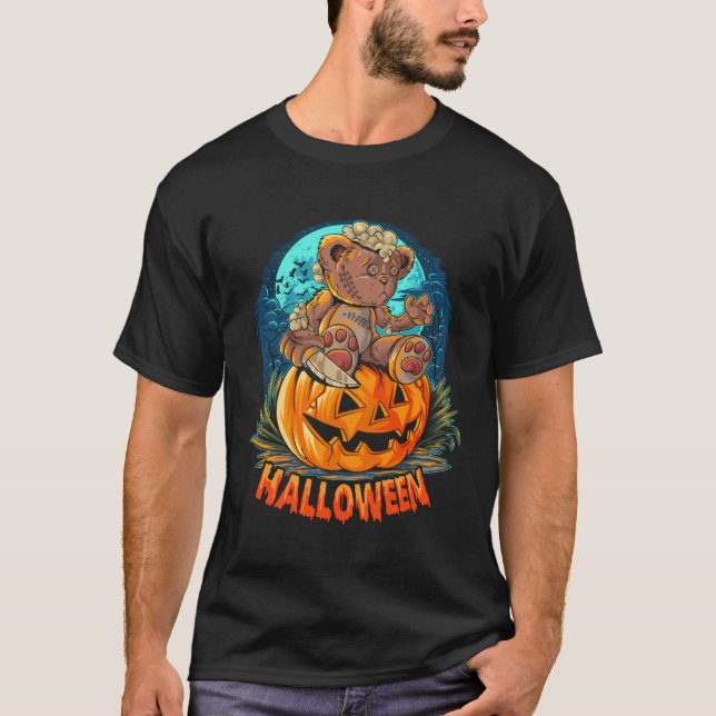 Cute Halloween Teddy Bear Sitting Pumpkin Hallowee T Shirt (Framsida)