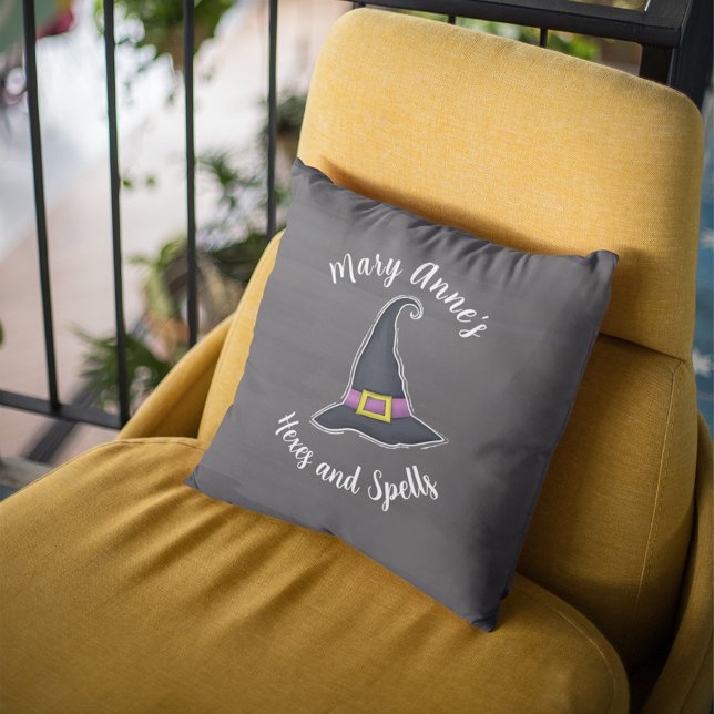 Cute Halloween Witch Typography-Anpassningsbar Kudde (Halloween witch theme personalized throw pillow)