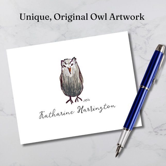 Cute Hand Drawn Uggla Whimsical Monogram Wildlife Anteckningskort (Our cute owl note card features original art, in soft natural shades of black, white, and gray.)