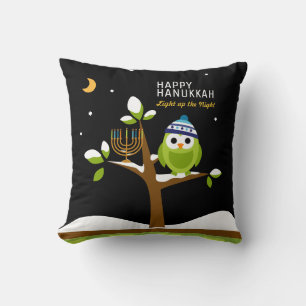 Cute Hanukkah Uggla & Menorah Snowy Träd Night Kudde