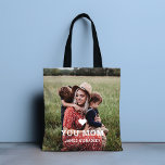 Cute HEART KÄRLEK DU MAMMA Mors dag Photo Tygkasse<br><div class="desc">Cute Heart Kärlek You Mamma Mors dag Photo Tote Bag innehåller ditt favoritfoto med texten "(kärlek hjärta) du Mamma" i modernt,  vitt skript med namn nedan. Anpassa genom att redigera texten i den angivna textrutan och lägga till ditt eget bild. Designad av ©Evco Studio www.zazzle.com/store/evcostudio</div>