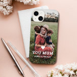 Cute HEART KÄRLEK DU MORSA Mors dag Photo<br><div class="desc">Cute Heart Kärlek You Morsa Mors dag Photo iphone case har ditt favoritfoto med texten "(kärlek hjärta) du Morsa" i modernt,  vitt skript med namn nedan. Anpassa genom att redigera texten i den angivna textrutan och lägga till ditt eget bild. Designad av ©2022 Evco Studio www.zazzle.com/store/evcostudio</div>