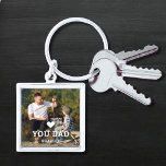 Cute HEART KÄRLEK DU PAPPA Photo Namn Fyrkantig Silverfärgad Nyckelring<br><div class="desc">Cute HEART KÄRLEK DIG PAPPA Photo Namn Keychain har ditt favoritfoto med texten "(kärlek hjärta) du Pappa" i modernt, vitt skript med namn nedan. Anpassa genom att redigera texten i den angivna textrutan och lägga till ditt eget bild. Perfekt till jul-, födelsedag- och Fars dag-gåvor. Designad av ©2024 Evco Studio...</div>