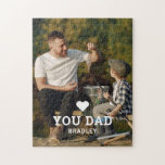 Cute HEART KÄRLEK DU PAPPA Photo Namn Pussel<br><div class="desc">Cute HEART KÄRLEK DIG PAPPA Photo Namn Jigszawa Puzzle visar ditt favoritfoto med texten "(kärlek hjärta) du Pappa" i det moderna vita skript med namn nedan. Anpassa genom att redigera texten i den angivna textrutan och lägga till ditt eget bild. Perfekt till jul-, födelsedag- och Fars dag-gåvor. Designad av ©2024...</div>