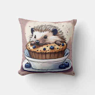 "Cute Hedgehog Enjoying a Blueberry Muffin Pillow Kudde