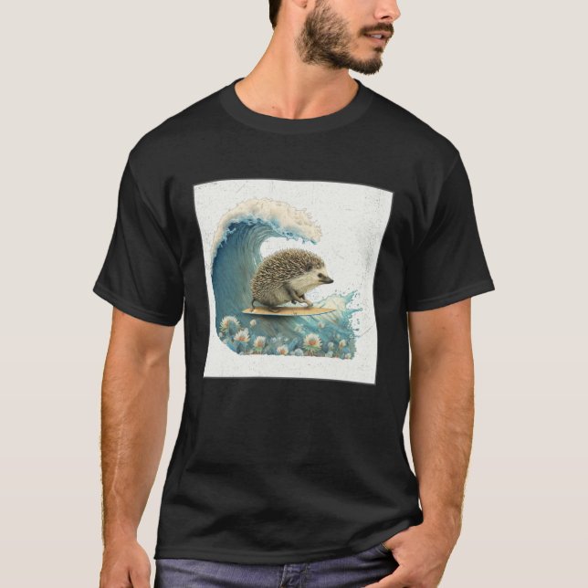 Cute Hedgehog Surfing Illustration Sea Great Wave  T Shirt (Framsida)