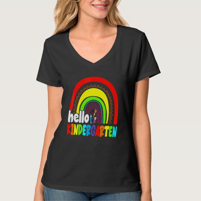 Cute Hello Kindergarten Rainbow First Day Of Schoo T Shirt (Framsida)
