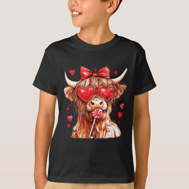 Cute Highland Cow Candy Cane Heart Valentines Day  T Shirt (Framsida)