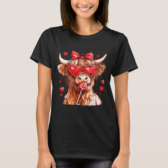 Cute Highland Cow Candy Cane Heart Valentines Day  T Shirt (Framsida)