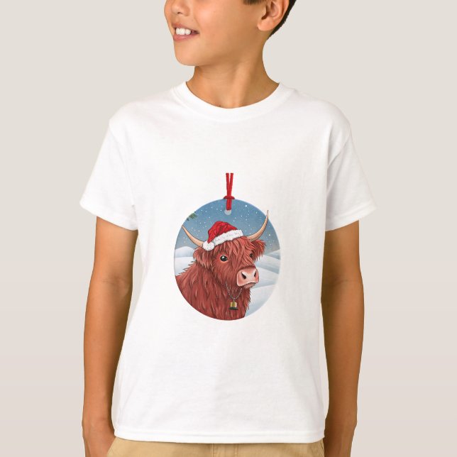 Cute Highland Cow Kids Christmas Shirt | Santa Hat T Shirt (Framsida)