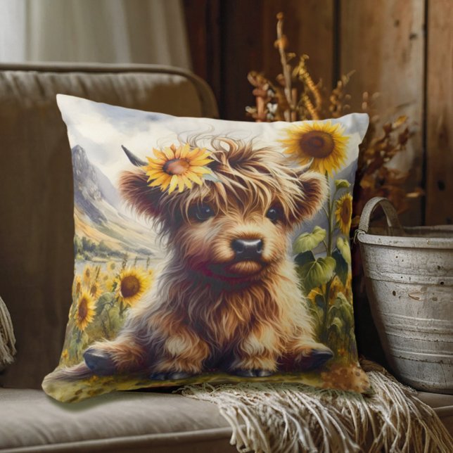 Cute Highland Cow med solblommor Kudde (Skapare uppladdad)