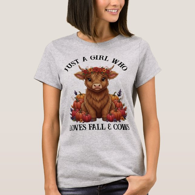Cute Highland Cow & Pumpkins T-Shirt (Framsida)