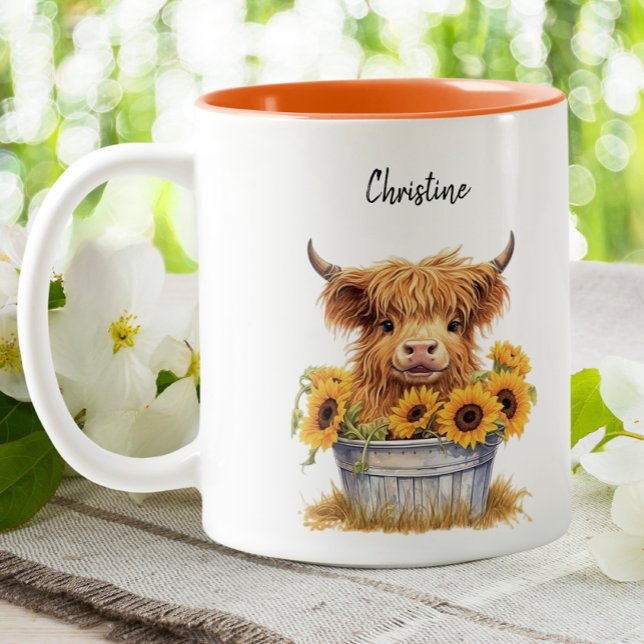 Cute Highland Cow Sunblommor Blommigt Anpassningsb Två-Tonad Mugg (Skapare uppladdad)