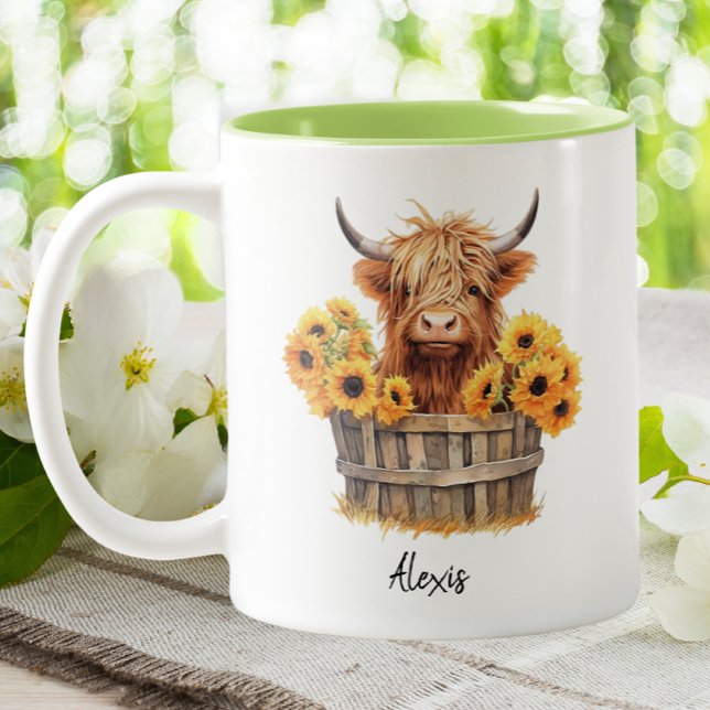 Cute Highland Cow Sunblommor Blommigt Anpassningsb Två-Tonad Mugg (Skapare uppladdad)