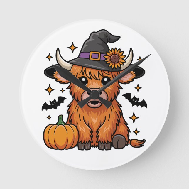 Cute Highland Cow Witch med Pumpkin Halloween Rund Klocka (Framsida)
