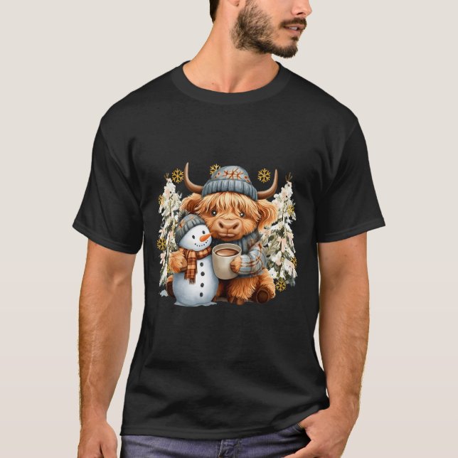 Cute Highland Cow With Snowman Hot Cocoa Christmas T Shirt (Framsida)
