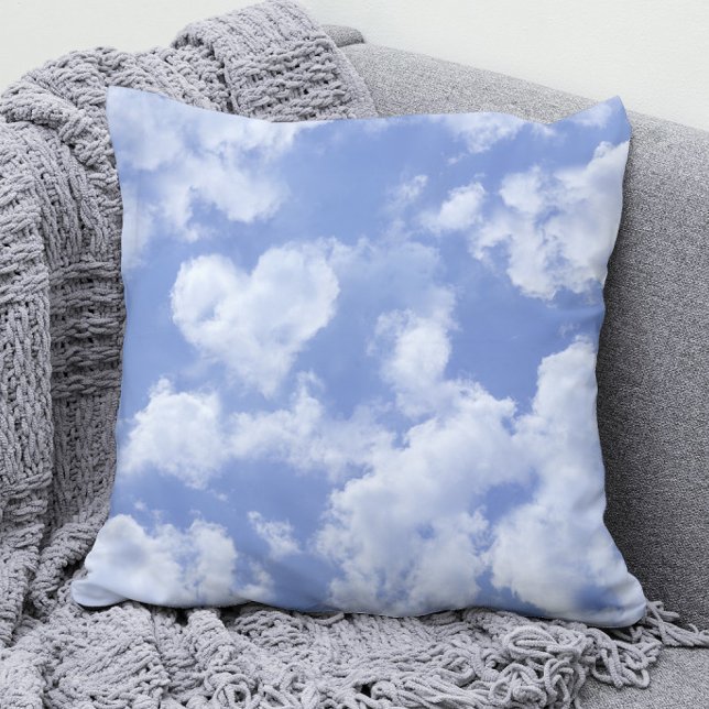 Cute Hjärtformade Cloud i Blå himmel Cheerful Lyck Kudde (Skapare uppladdad)