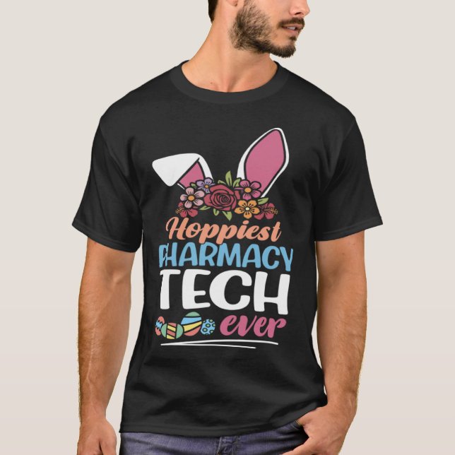 Cute Hoppiest Pharmacy Tech Ever Bunny Ear Red Pla T Shirt (Framsida)