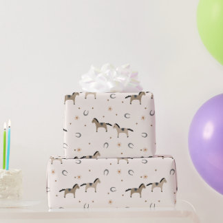 Cute Horses & Horseshoes Kids Birthday Light Beige Presentpapper