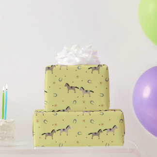Cute Horses & Horseshoes Kids Birthdays Yellow Presentpapper