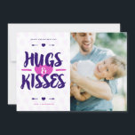 Cute Hugs & Kisses Rustic Photo Valentine Day Julkort<br><div class="desc">Cute Hugs & Kisses Rustic Photo Valentine Day Card | Skicka Alla hjärtans dag hälsning till familj och vänner med det här anpassadet Alla hjärtans fotokort på dagen. Den har rustiska bokstäver i rosa och lila. Anpassade genom att lägga till egna texter och bilder.</div>