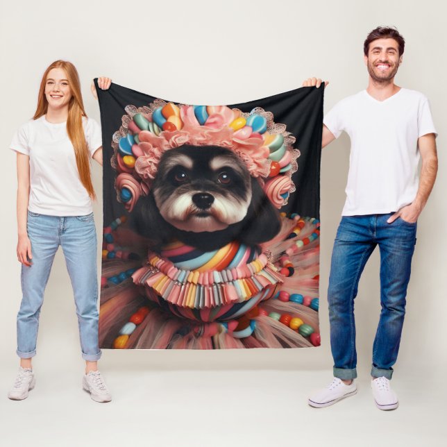 Cute hund i en belagd klänning fleecefilt (På plats)