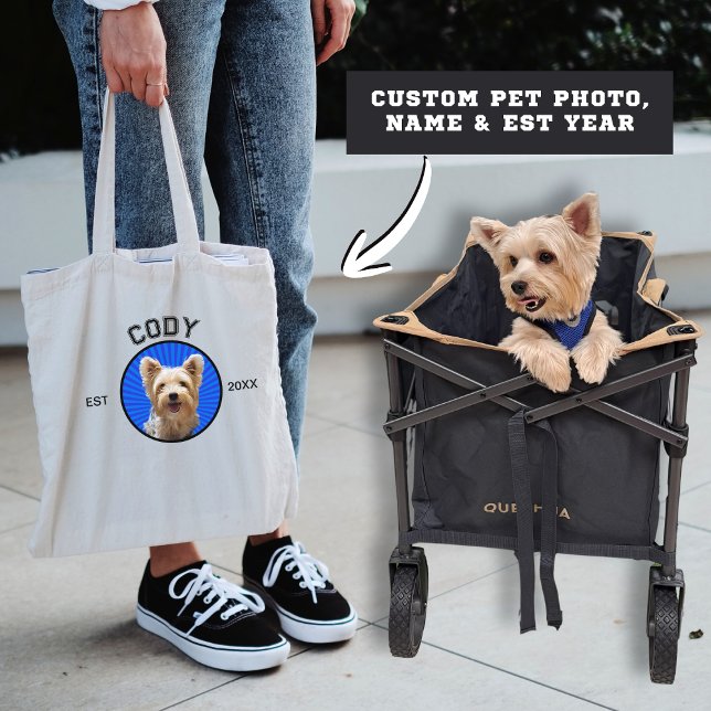 Cute Hund Photo Pet Namn EST Date Typography Tygkasse (Cute Custom Dog Photo with Pet's Name and Est Year or Birthday Varsity Font Tote Bag Pet Lovers Gift)