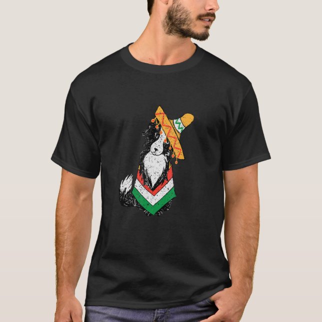 Cute Hund with Mexican Poncho Cinco de Mayo Party T Shirt (Framsida)