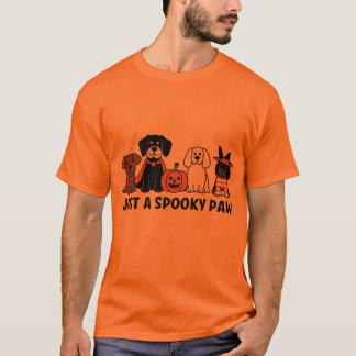 Cute hundar i halloween-kostymer med pumpa t shirt