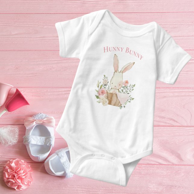 Cute Hunny Bunny Typography Rosa Girl T Shirt (Skapare uppladdad)
