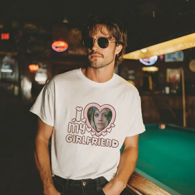 Cute I Love My Girlfriend Custom T Shirt (Skapare uppladdad)