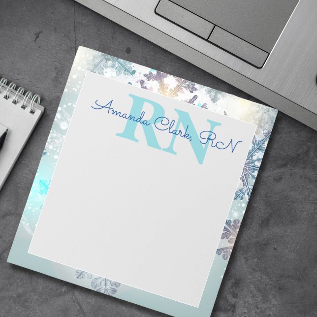 Cute Ice Blue Snowflake Personlig Namn RN Nurse Anteckningsblock (Skapare uppladdad)