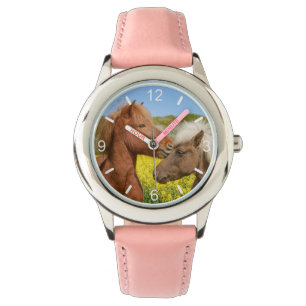 Cute isländska hästars Cuddle i en Vår - Armbandsur