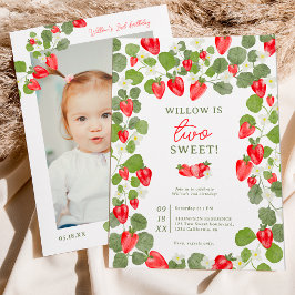 Cute jordgubbar blommigt röd bär 2:a födelsedagen inbjudningar