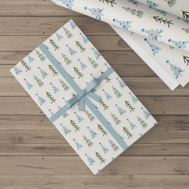 Cute Julgranar doodle Presentpapper (Icy blue and green hand-drawn Scandinavian Christmas trees wrapping paper for hygge holiday decor)