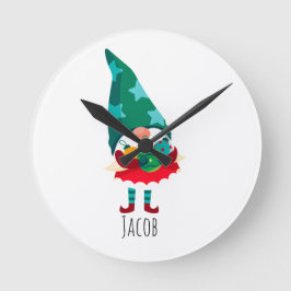 Cute-jultomten med julprydnader rund klocka