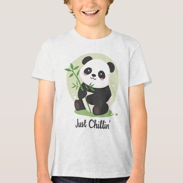 Cute "Just Chillin'" Panda Bear T Shirt (Framsida)