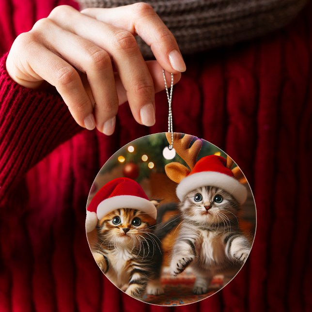 Cute kattungar med Jultomten och renhattar Julgransprydnad Keramik (Skapare uppladdad)