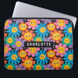 Cute Kawaii Groovy Daisy Personlig Namn Laptop Fodral<br><div class="desc">Cute Colorful Kawaii Groovy Daisy Personlig Namn Laptop sleeve har en groovy daisy blomma mönster med din anpassningsbar eller personlig namn i mitten. Perfekt som en gåva till familj och vänner inför jul,  födelsedag,  helgdagar,  Mors dag,  arbetskolleger och annat. Skapat av ©Evco Studio www.zazzle.com/store/evcostudio</div>