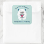 Cute Kids Yeti Birthday Fyrkantigt Klistermärke<br><div class="desc">En söt yeti avskyvärd snögubbe dekorerar barns födelsedag-dekalen. Anpassa det med ditt namn. Roligt för att dekorera din födelsedagsäck. Designad av Blackberry Boulevard.</div>