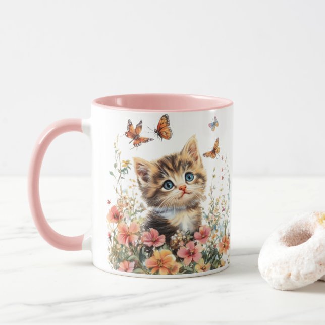 Cute Kitten i Flowers - Adsible Cat Mugg (Med munk)