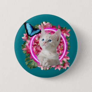 Cute Kitten med blå fjäril på neontropiska Knapp