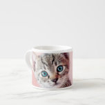 Cute Kitten med blå öga. Espressomugg<br><div class="desc">Kissekatt</div>