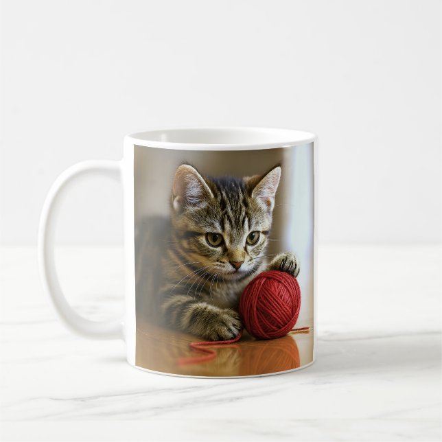 Cute Kitten Red Yarn Kaffemugg (Vänster)