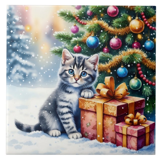 Cute Kitten Under Christmas Tree Kakelplatta (Framsidan)